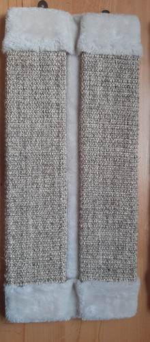 Scratching board corner